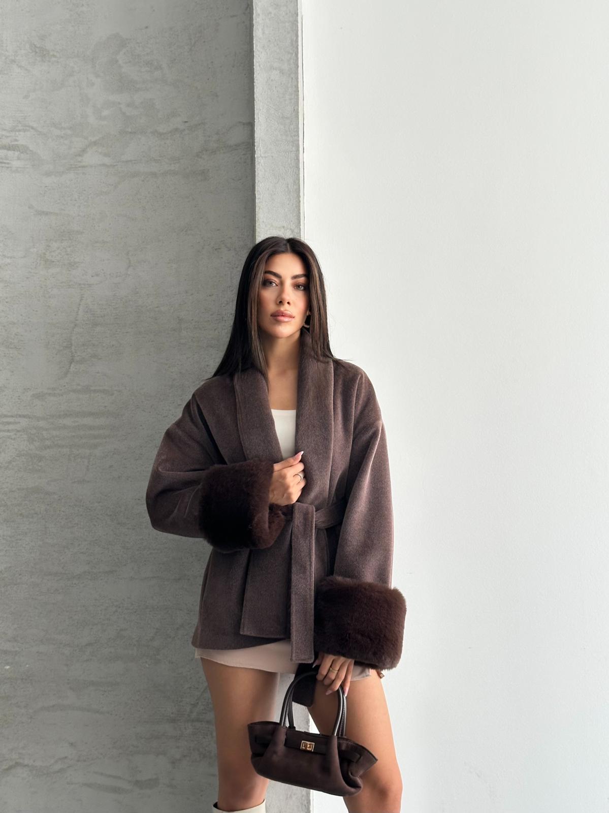 Nicole Kolu Kürk Detaylı Fox Kaşe Kaban