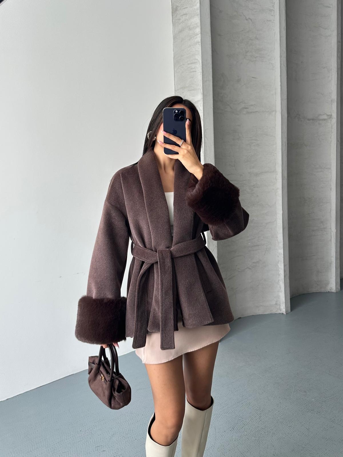 Nicole Kolu Kürk Detaylı Fox Kaşe Kaban