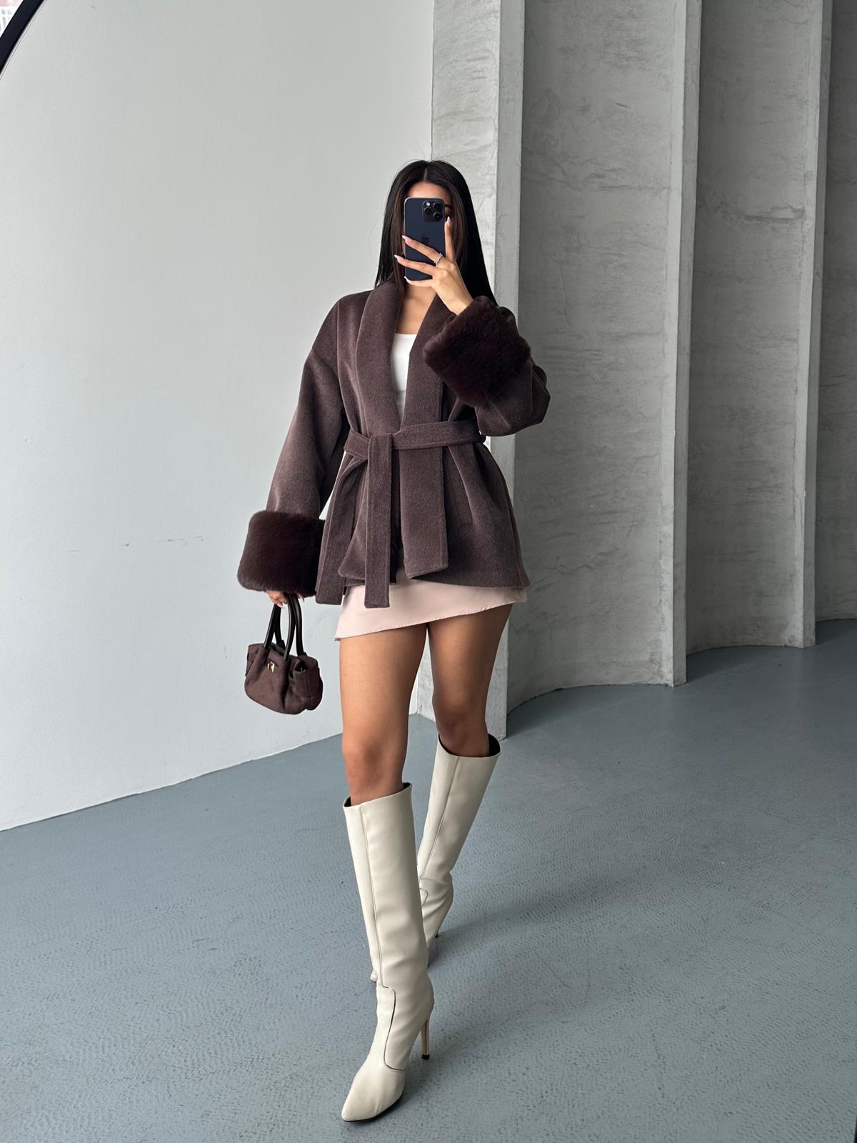 Nicole Kolu Kürk Detaylı Fox Kaşe Kaban