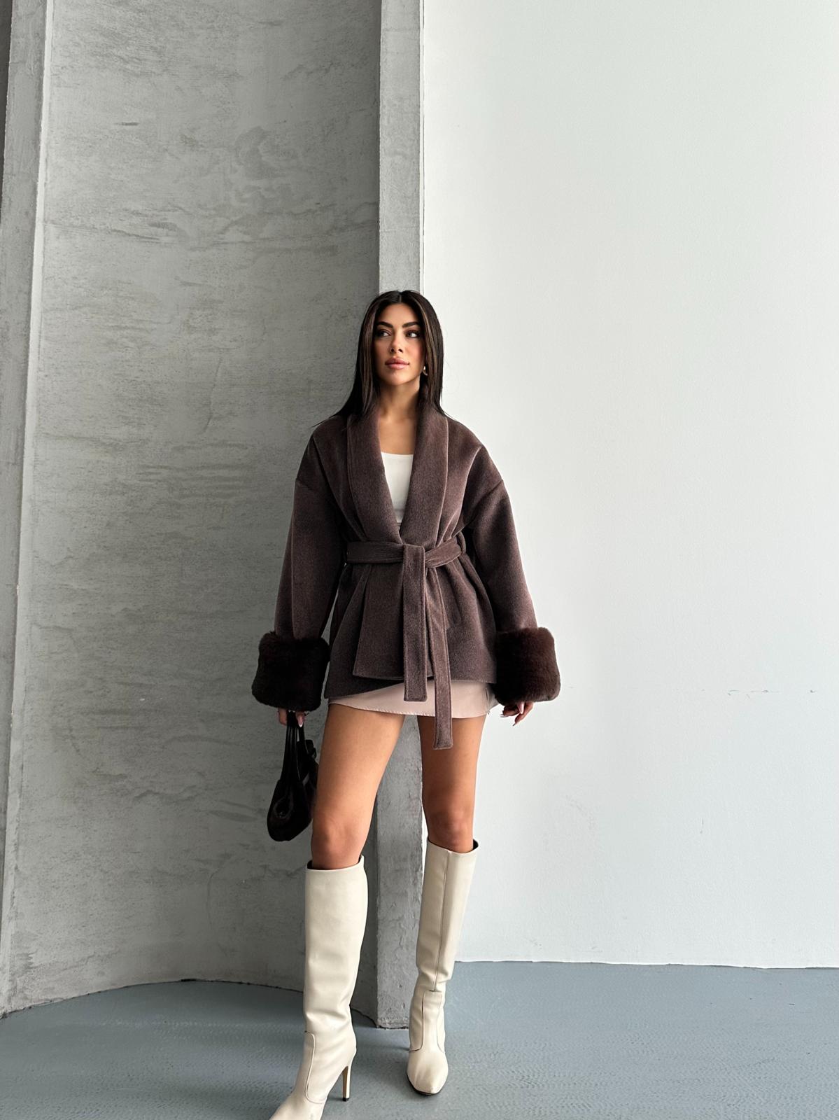 Nicole Kolu Kürk Detaylı Fox Kaşe Kaban