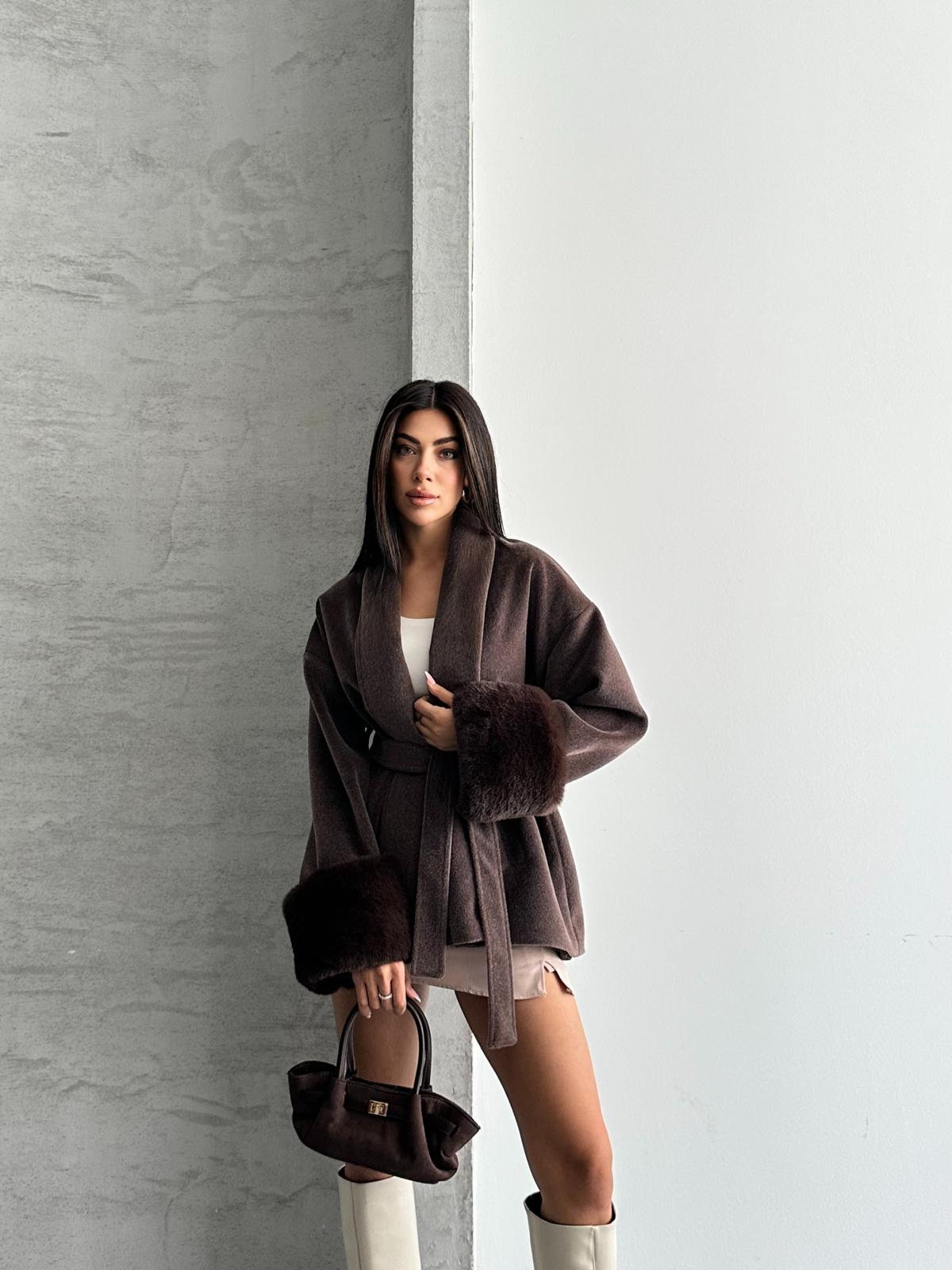 Nicole Kolu Kürk Detaylı Fox Kaşe Kaban