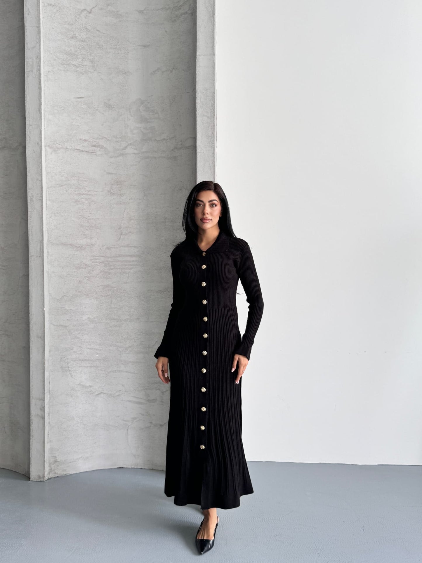 Kelly Triko Sık Dokuma Altın Düğme Elbise Siyah