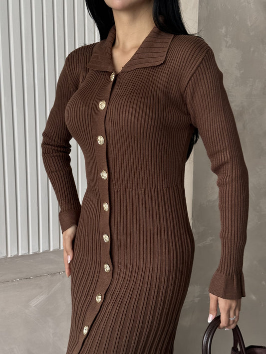 Kelly Triko Sık Dokuma Altın Düğme Elbise Kahverengi