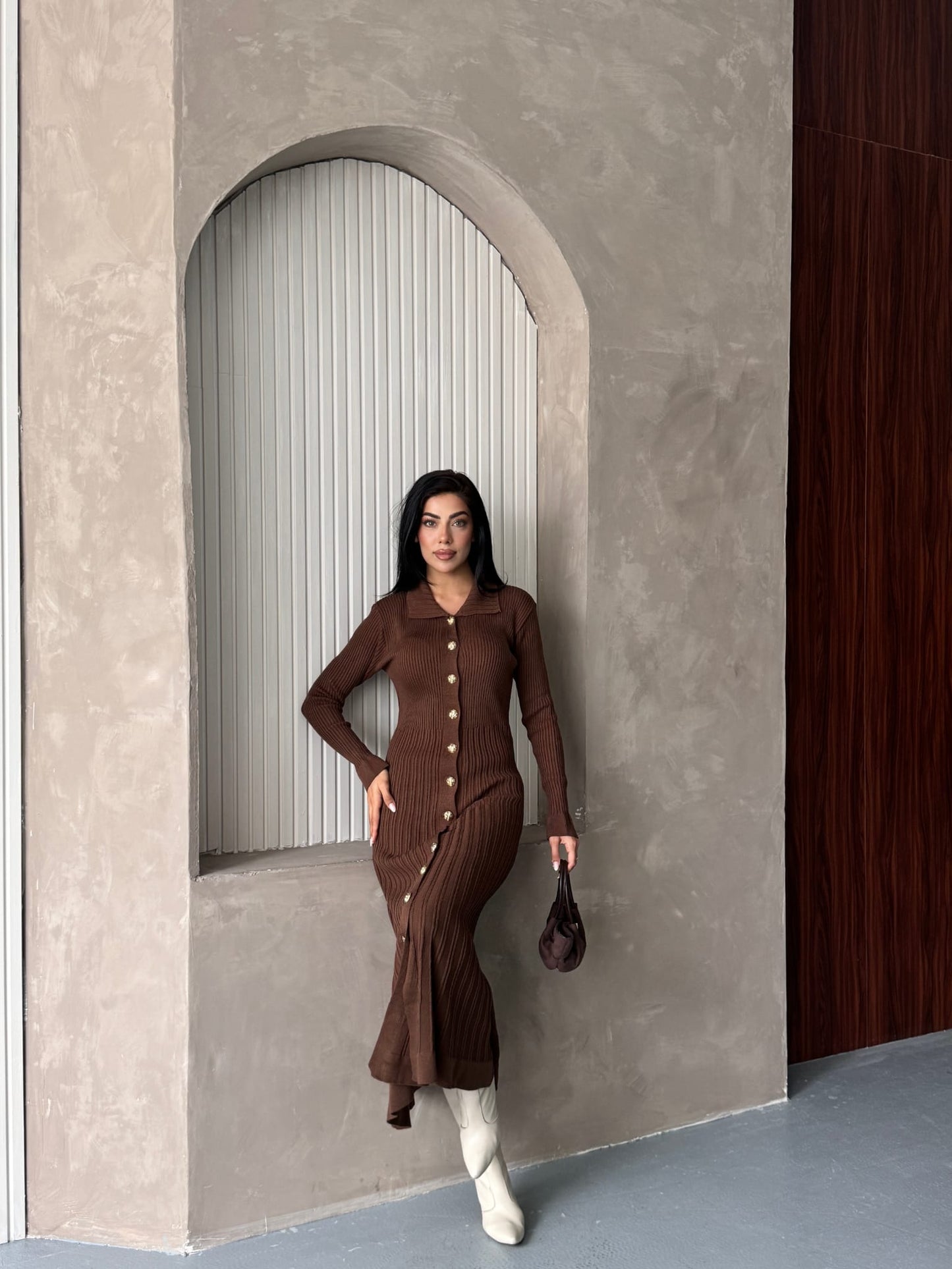 Kelly Triko Sık Dokuma Altın Düğme Elbise Kahverengi